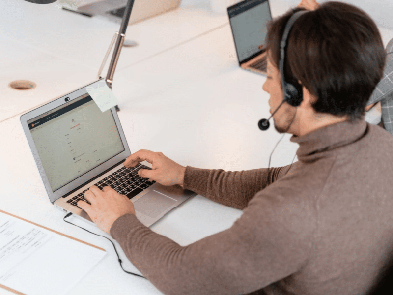 Who Benefits from the Growth of Cloud Technology?